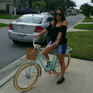 Meet your Posher, Brenda